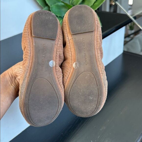 Lucky Brand Ballet Flats Tan Suede Look Comfort Flexible Sole Slip-On Shoes 7 - Picture 5 of 5